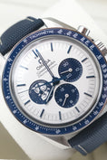 Bild in Galerie-Betrachter laden, Omega Speedmaster Snoopy 31032425002001 - Detail view 2
