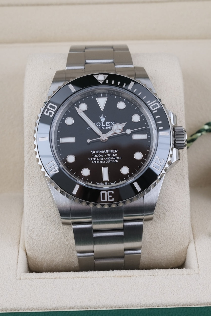 Rolex Submariner No Date 124060 - Detailed view 3