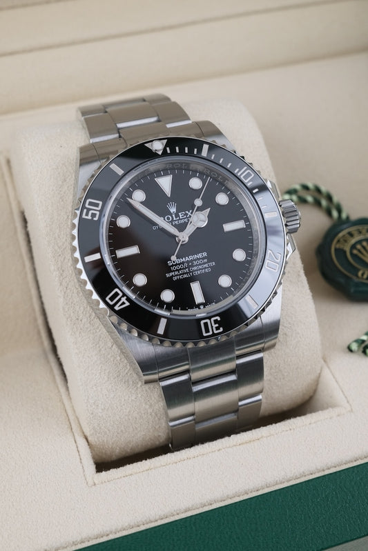 Rolex Submariner No Date 124060 - Detailed view 1
