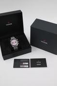 Charger l'image dans la visionneuse de galerie, Tudor Black Bay Chrono 79360N - documents et/ou contenu de la livraison
