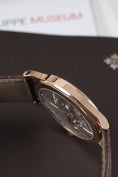 Bild in Galerie-Betrachter laden, Patek Philippe Calatrava 6119R-001 - Detail view 3
