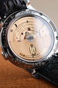 Bild in Galerie-Betrachter laden, F.P. Journe Octa Divine Platinum 40mm Octa Divine - Detailansicht 11

