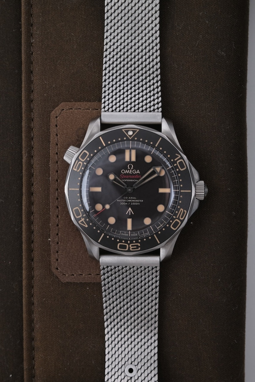 Omega Seamaster Diver 300M 007 Edition 21090422001001 - Detailansicht 1