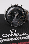 Carica l'immagine nel visualizzatore della galleria, Omega Speedmaster 31030405006001 - Vista dettagliata 2
