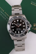 Załaduj obraz do przeglądarki galerii, Rolex Submariner No Date 124060 - Detailansicht 2
