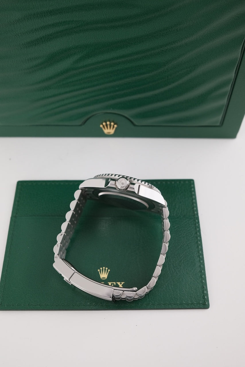 Rolex GMT-Master II 126710BLNR - detailed view 5