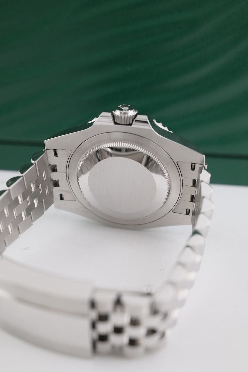 Rolex GMT-Master II 126710BLNR - detailed view 9