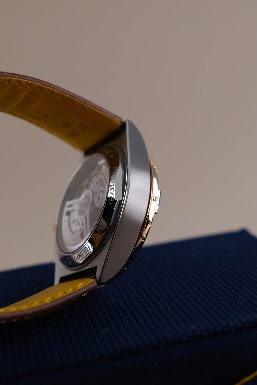 Breitling Chronomat B01 42 Triumph TB0134101M1X1 - Detail view 9