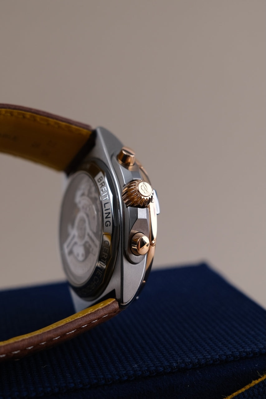 Breitling Chronomat B01 42 Triumph TB0134101M1X1 - Detail view 8