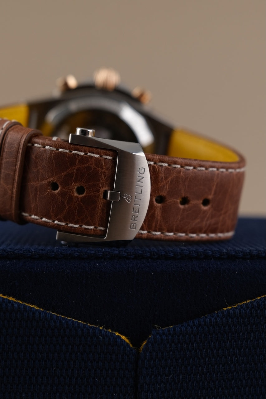 Breitling Chronomat B01 42 Triumph TB0134101M1X1 - Detail view 6