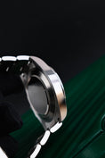 Bild in Galerie-Betrachter laden, Rolex Explorer II 226570 - Detail view 6
