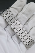 Carica l'immagine nel visualizzatore della galleria, Audemars Piguet Royal Oak Cronografo 26320ST.OO.1220ST.02 - Vista dettagliata 5
