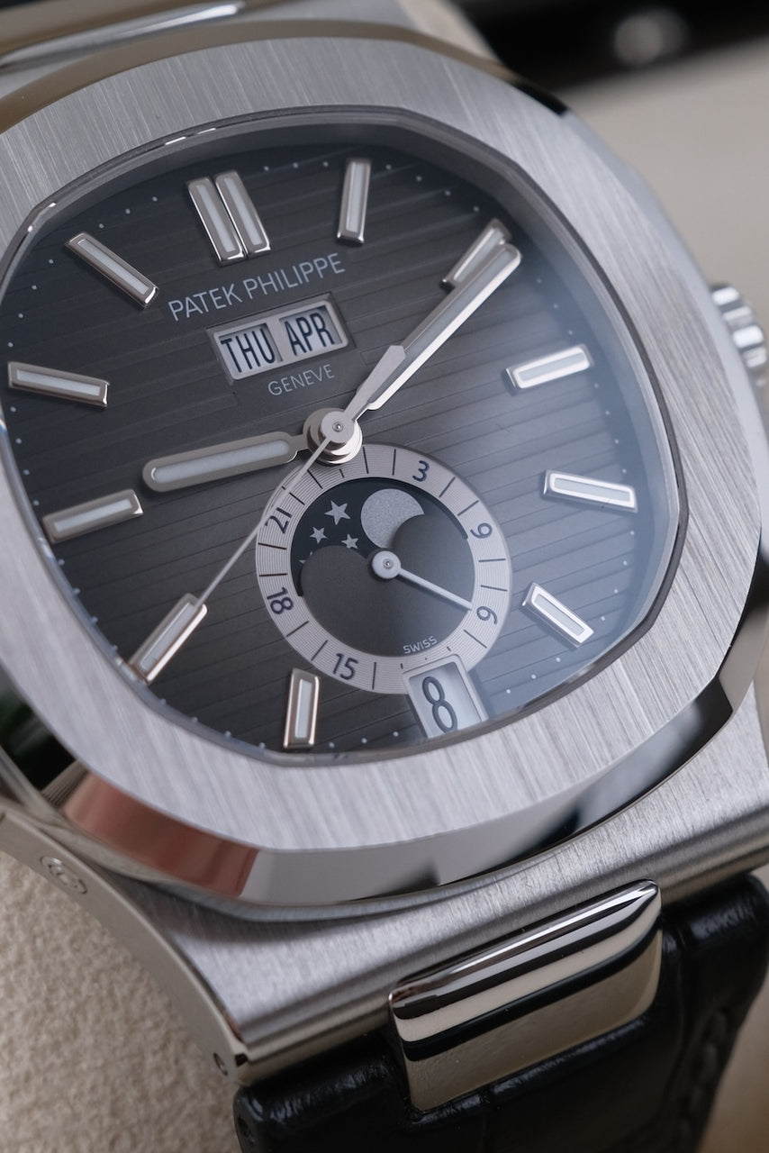 Patek Philippe Nautilus 5726-001 - Detail view 5