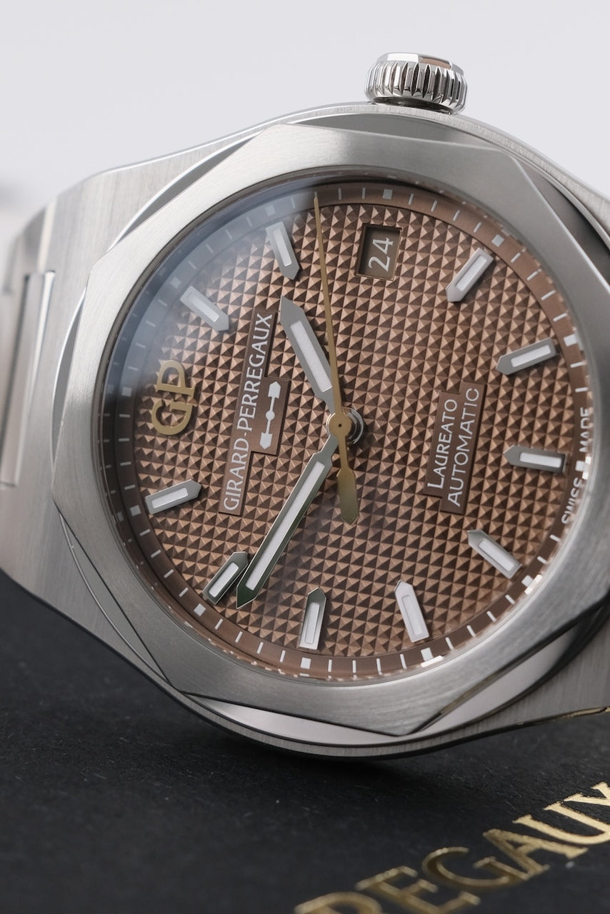 Girard Perregaux Laureato 81005-11-3154-1CM - Detailansicht 4
