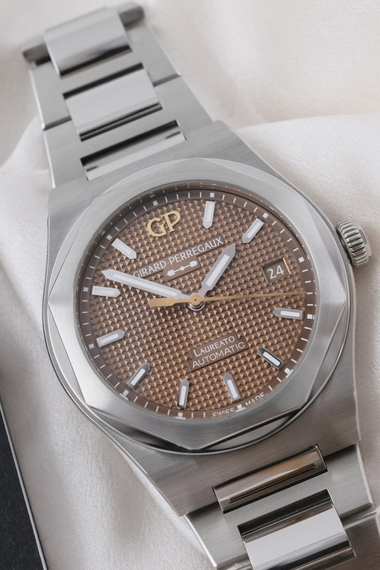 Girard Perregaux Laureato 81005-11-3154-1CM - Detailansicht 1