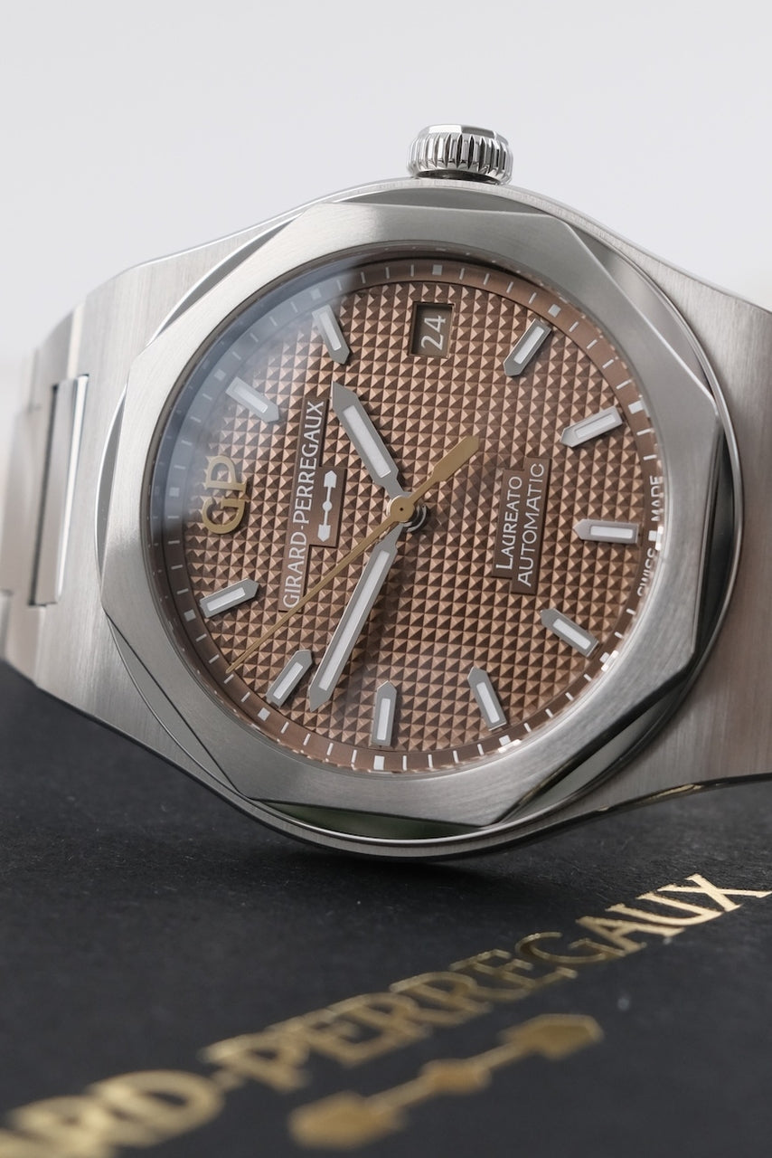 Girard Perregaux Laureato 81005-11-3154-1CM - Detailansicht 3