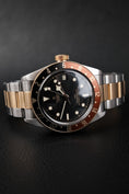 Bild in Galerie-Betrachter laden, Tudor Black Bay GMT 79833MN - Detailansicht 4
