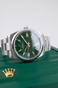 Bild in Galerie-Betrachter laden, Rolex Oyster Perpetual 41 124300 - Main product image
