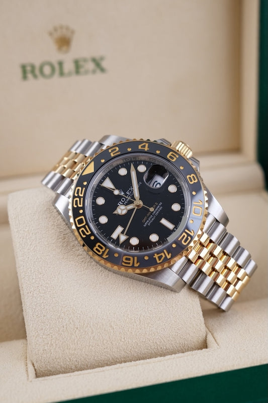 Rolex GMT Master II 126713GRNR - Detail view 1