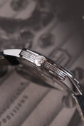 Bild in Galerie-Betrachter laden, Patek Philippe Calatrava 5226G-001 - Detailansicht 5
