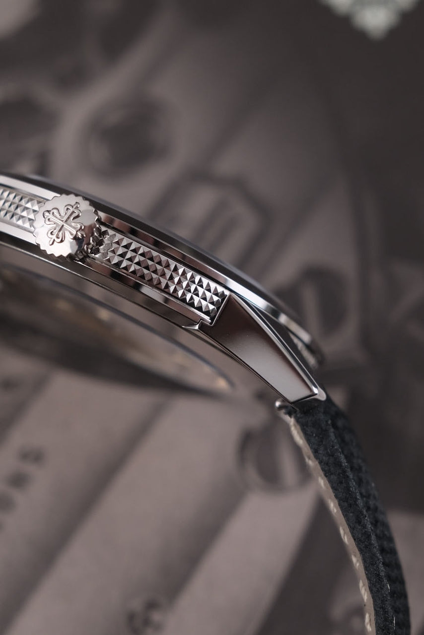 Patek Philippe Calatrava 5226G-001 - Detailansicht 6