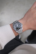 Załaduj obraz do przeglądarki galerii, Rolex GMT-Master II 126710GRNR - Detailansicht 10
