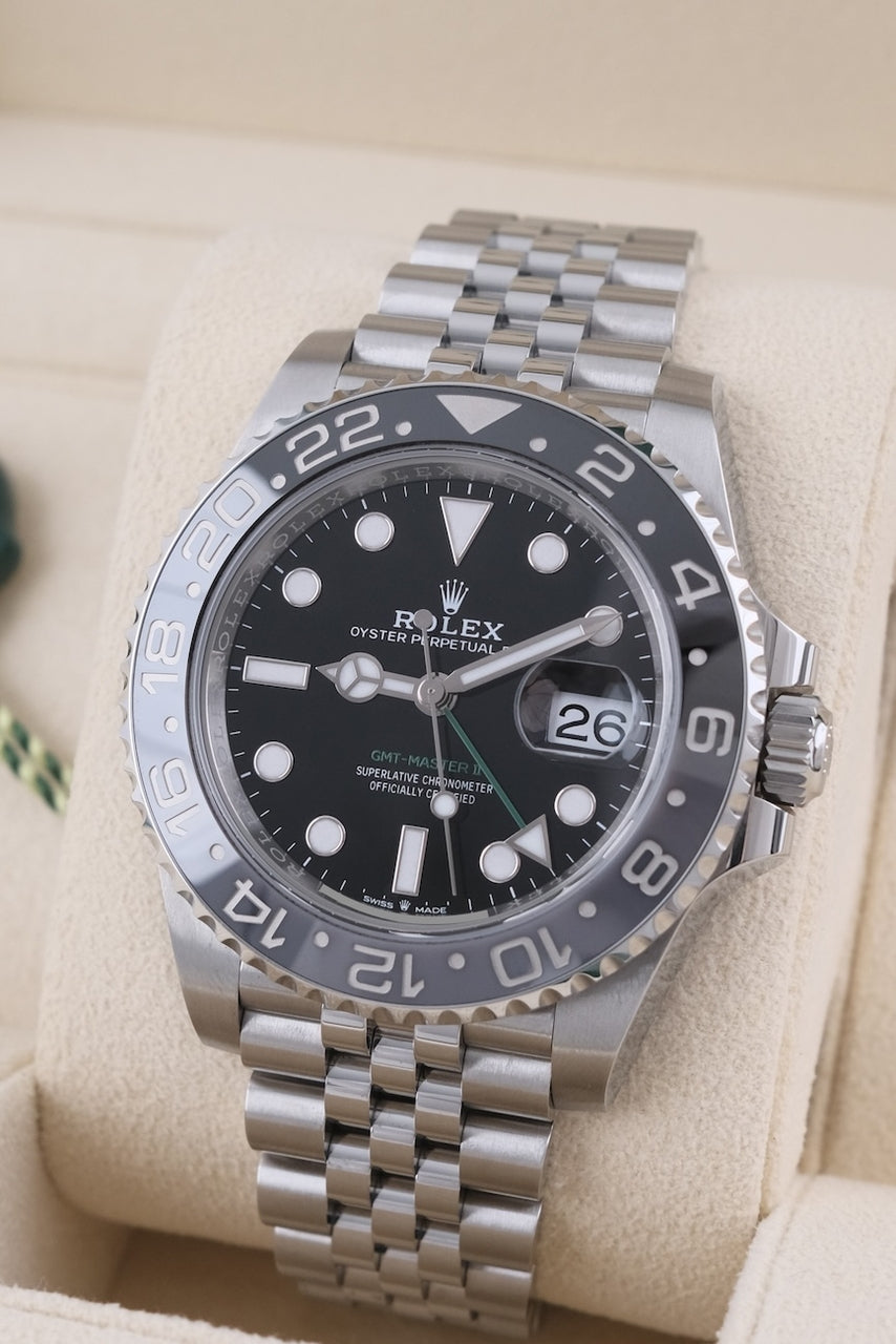 Rolex GMT-Master II 126710GRNR - Detailansicht 1