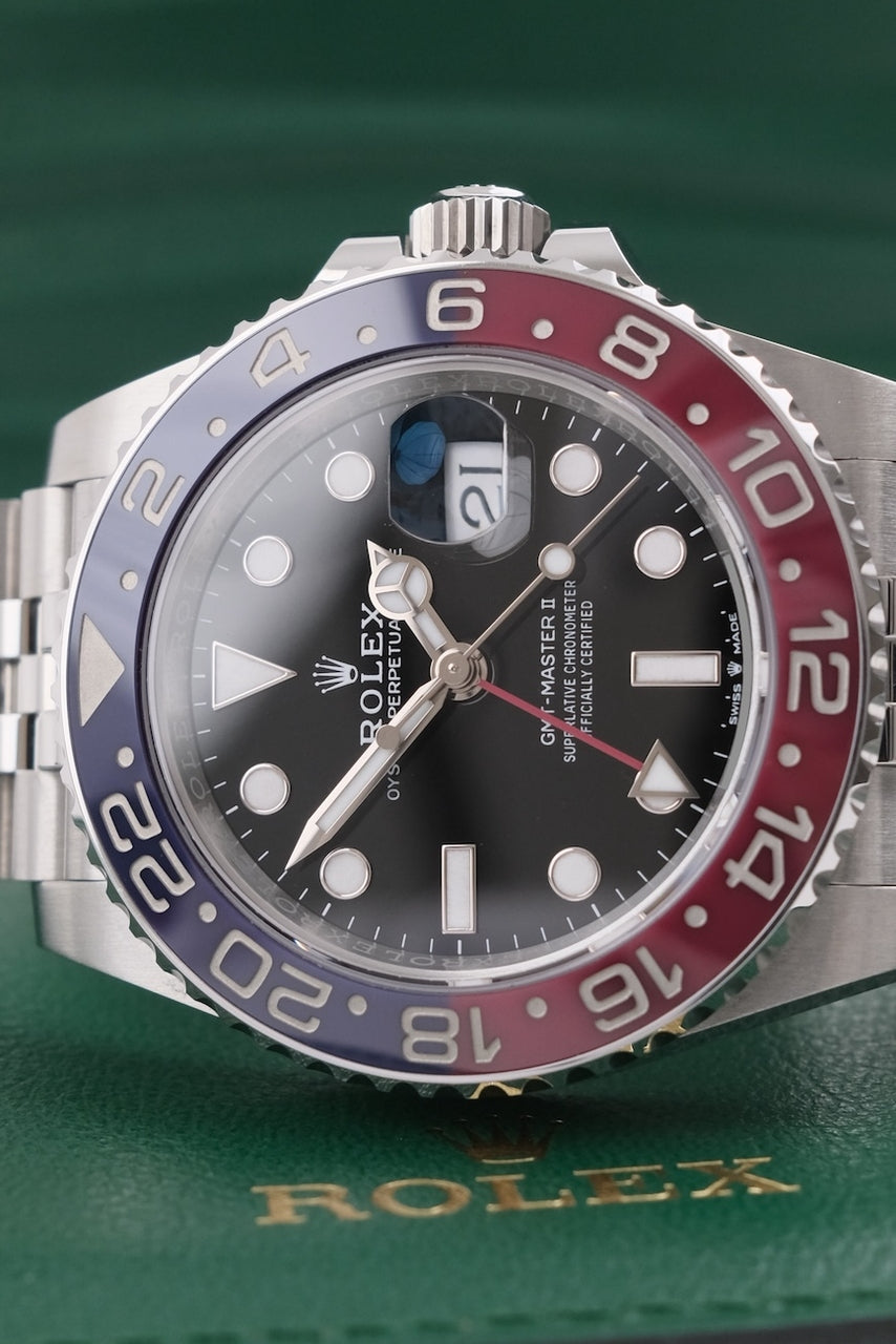 Rolex GMT-Master II 126710BLRO - detailed view 4