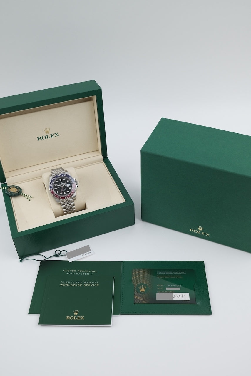 Rolex GMT-Master II 126710BLRO - papers and or scope of delivery
