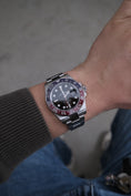 Charger l'image dans la visionneuse de galerie, Rolex GMT-Master II Pepsi 126710BLRO - Detailansicht 9
