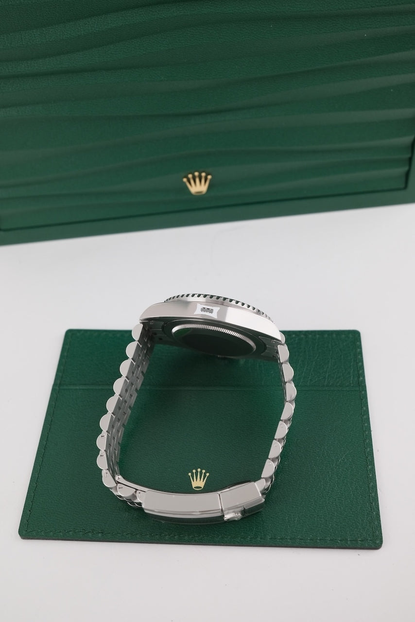 Rolex GMT-Master II Batgirl 126710BLNR - Detailansicht 6