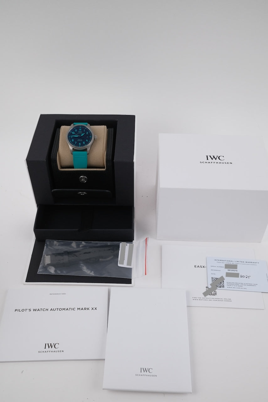 IWC Pilot Mark XX IW328210 - Papers and documentation