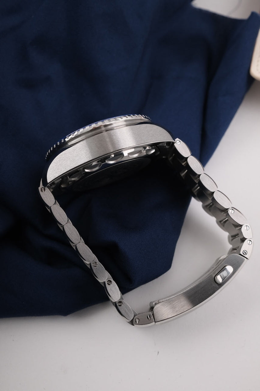 Omega Seamaster Planet Ocean Ultra Deep 6000m 215.30.46.21.04.001 - Detailansicht 5
