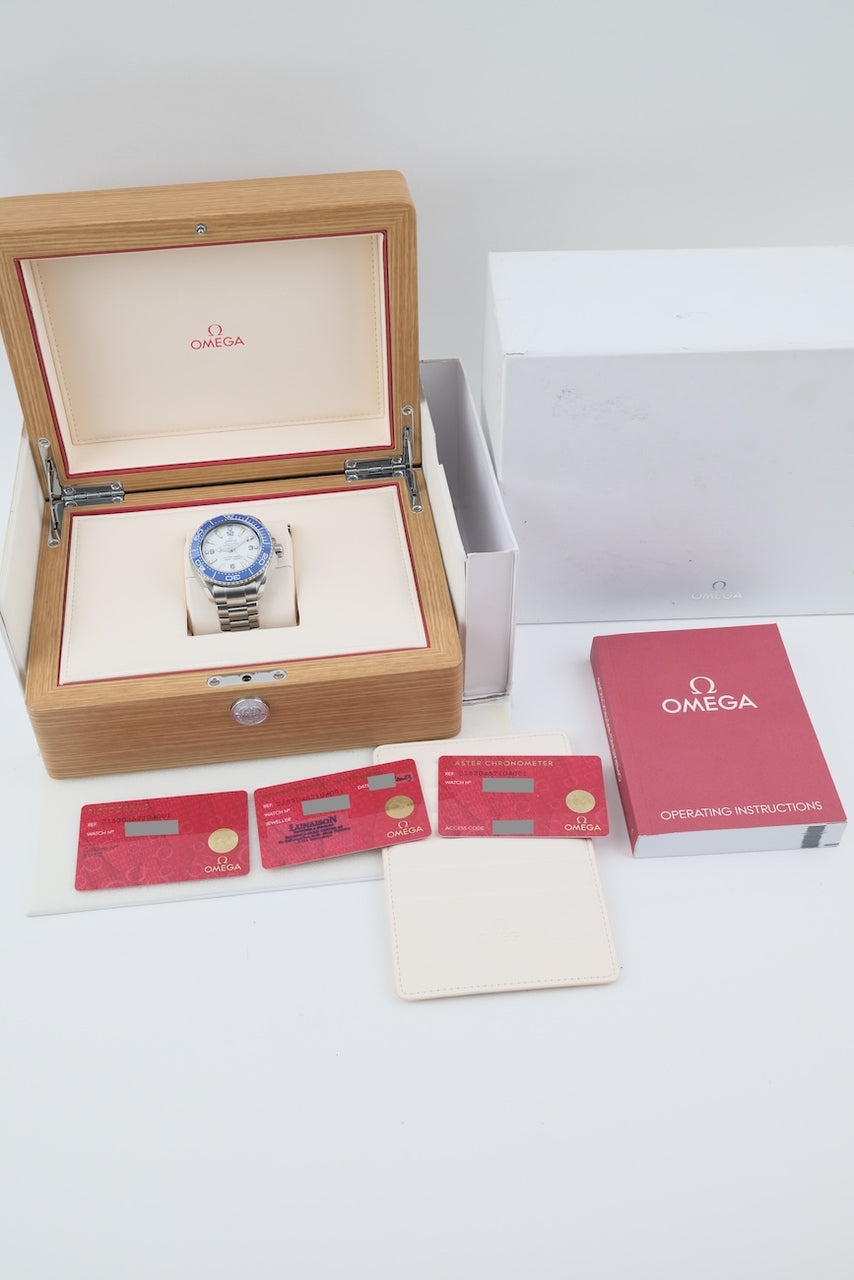 Omega Seamaster Planet Ocean Ultra Deep 6000m 215.30.46.21.04.001 - Papiere und oder Lieferumfang