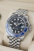 Załaduj obraz do przeglądarki galerii, Rolex GMT-Master II 126710BLNR - widok szczegółowy 2
