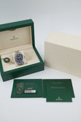 Załaduj obraz do przeglądarki galerii, Rolex GMT-Master II 126710BLNR - dokumenty i/lub zakres dostawy
