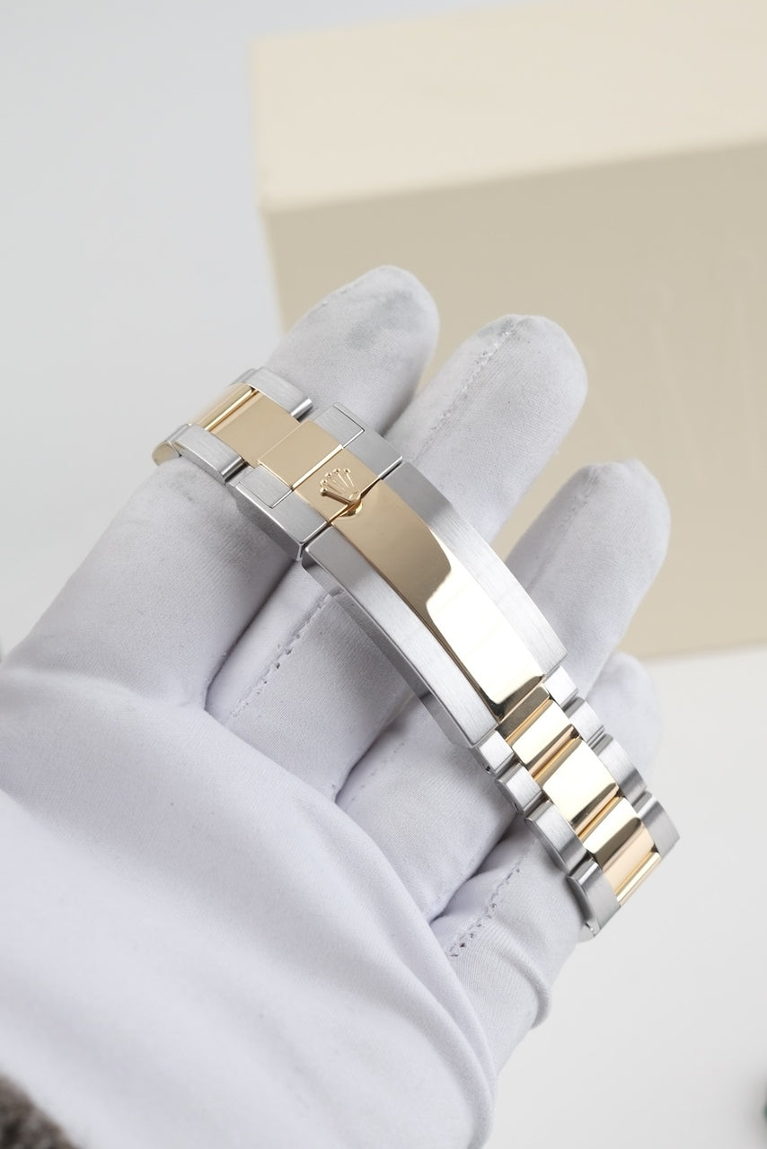 Rolex Submariner Date 126613LN - Detail view 7