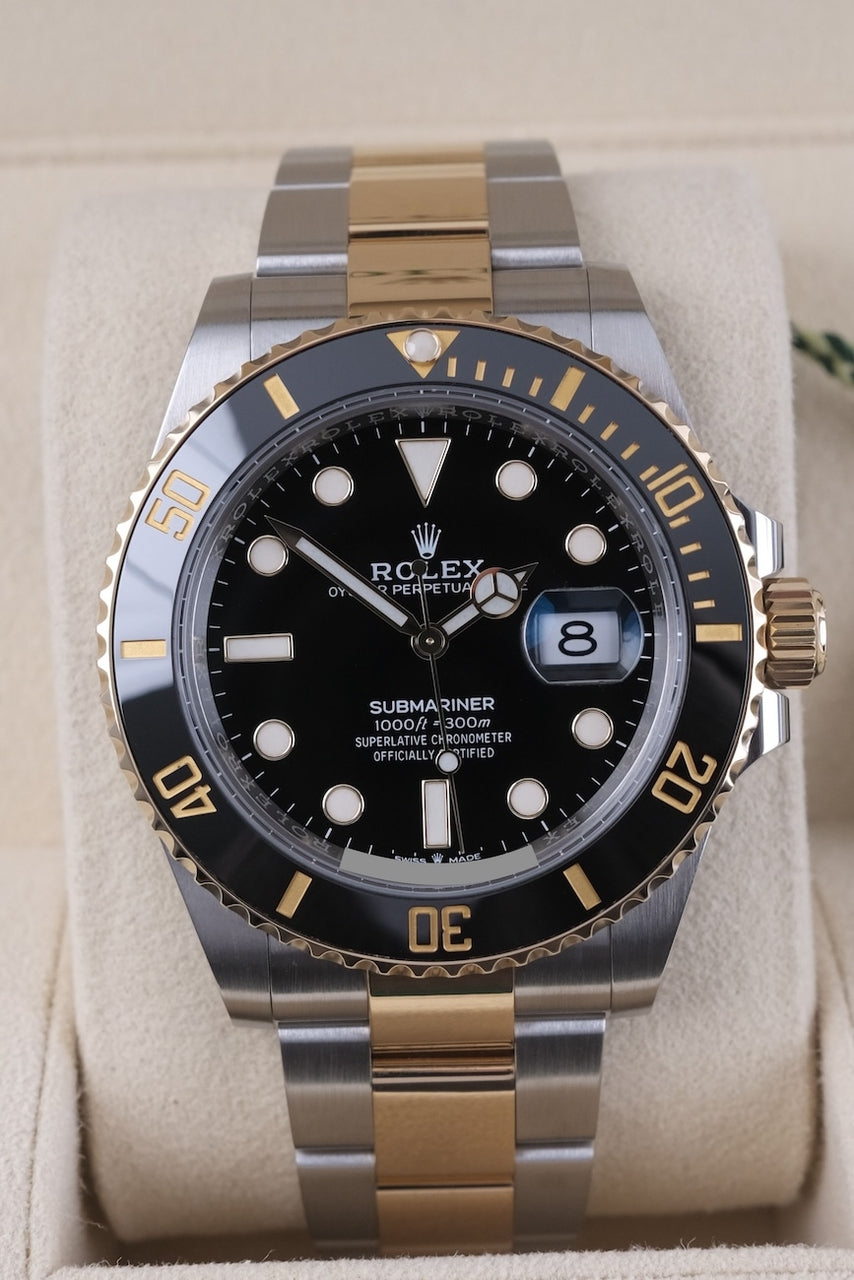 Rolex Submariner Date 126613LN - Detail view 2