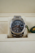 Bild in Galerie-Betrachter laden, Rolex Day-Date 40 228239 - Detail view 1
