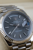 Bild in Galerie-Betrachter laden, Rolex Day-Date 40 228239 - Detail view 2
