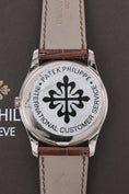 Bild in Galerie-Betrachter laden, Patek Philippe Calatrava 5196G-001 - Detailansicht 6
