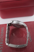 Load image into gallery viewer, Omega Seamaster Diver 300 M 25318000 - Detailed view 7
