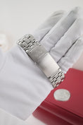 Load image into gallery viewer, Omega Seamaster Diver 300 M 25318000 - Detailed view 8

