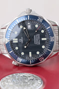 Load image into gallery viewer, Omega Seamaster Diver 300 M 25318000 - Detailed view 5
