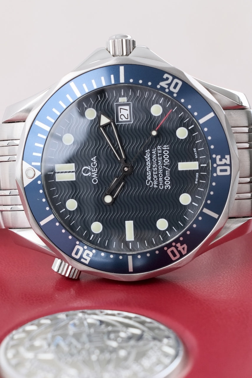Omega Seamaster Diver 300 M 25318000 - Detailed view 5