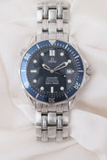 Load image into gallery viewer, Omega Seamaster Diver 300 M 25318000 - Detailed view 4
