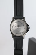 Bild in Galerie-Betrachter laden, Panerai Luminor California 8 Days DLC PAM00779 - Detailansicht 5
