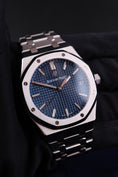 Bild in Galerie-Betrachter laden, Audemars Piguet Royal Oak 41mm 15500ST.OO.1220ST.01 - Thumbnail
