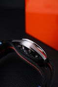 Bild in Galerie-Betrachter laden, Omega Speedmaster Professional Moonwatch Ultraman 31112423001001 - Detail view 7

