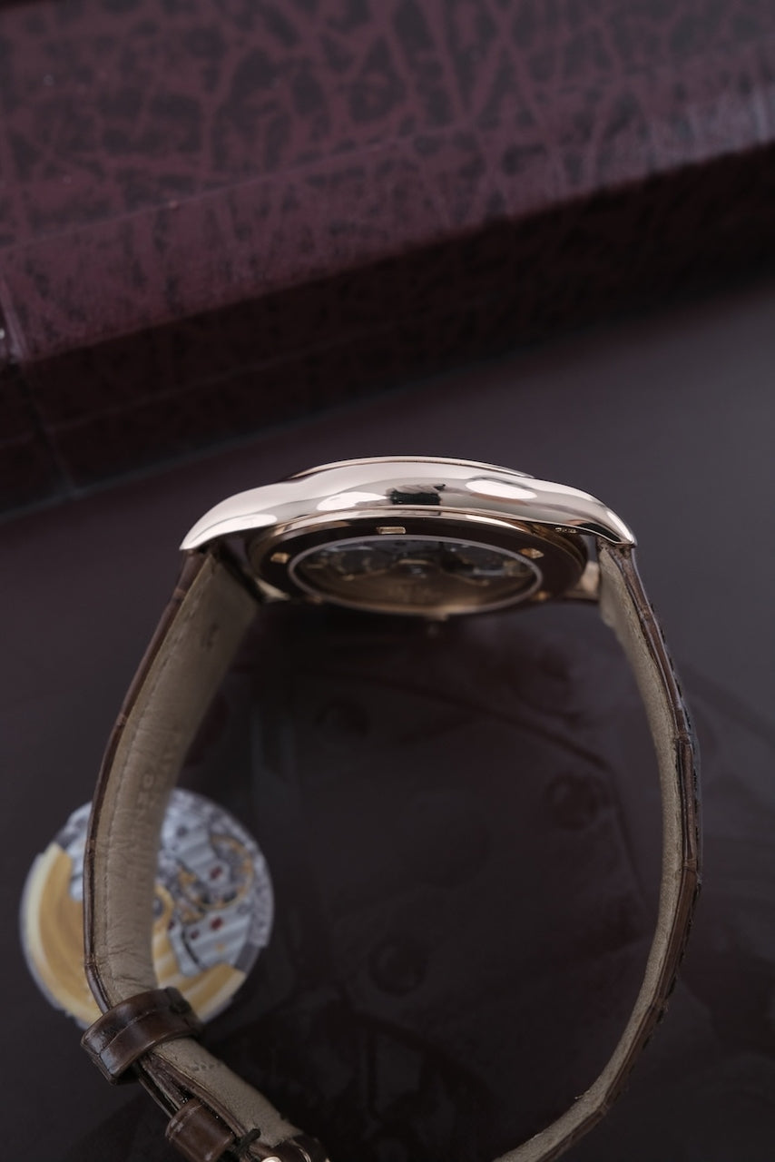 Patek Philippe Calatrava 5107R-001 - Detailed view 7